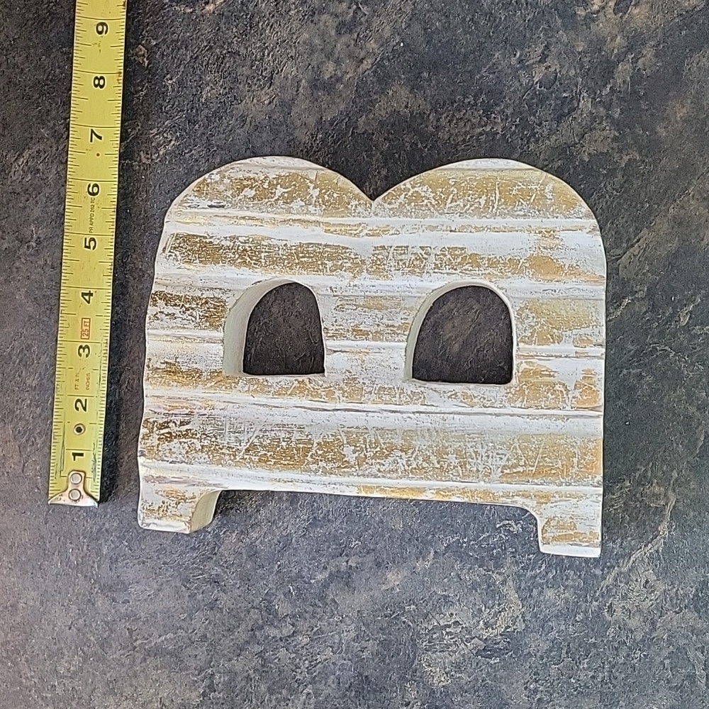 Letter 'B' Decoration - Picture 3 of 6
